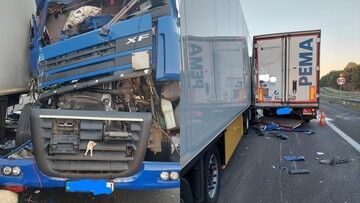 Wielkopolskie. Zderzenie trzech ciężarówek na A2. Jedna osoba zginęła