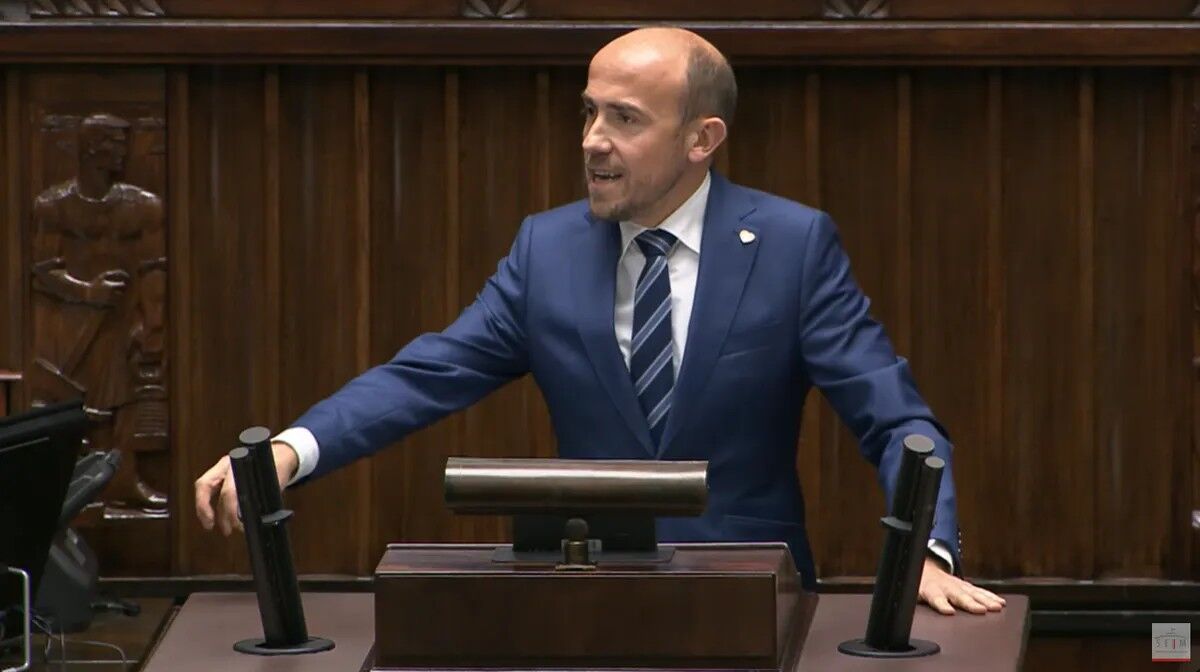 4e5e01f4-9860-42c7-97e8-70e2f80550e0