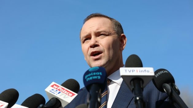 Fikcyjna tożsamość Nawrockiego. Latami ukrywał, że to on