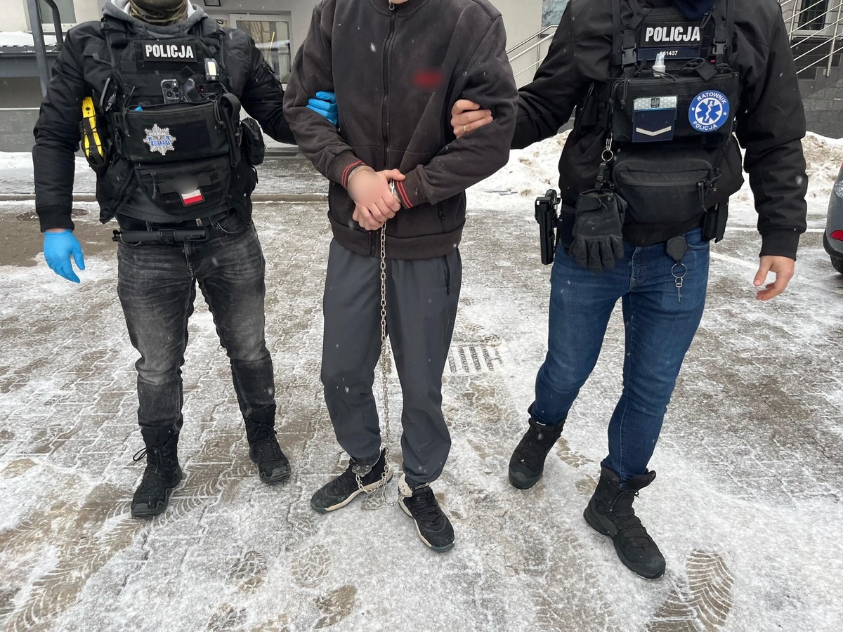 Ukradł puszkę WOŚP, a potem zaatakował policjantów