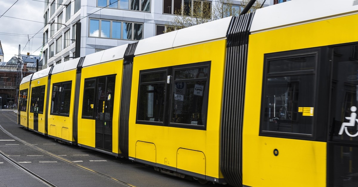 Podpalenia w Niemczech. Kto stoi za pożarami linii kolejowych?