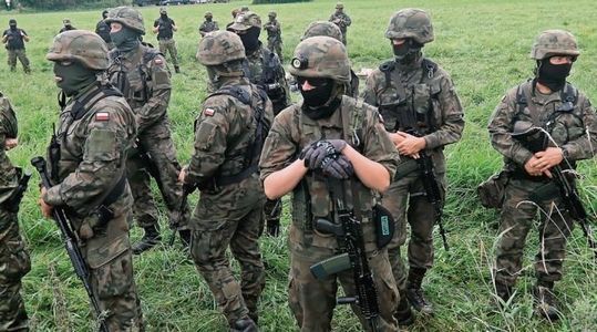 Uchodźcy chcą azylu, Polska głucha na ich wołanie