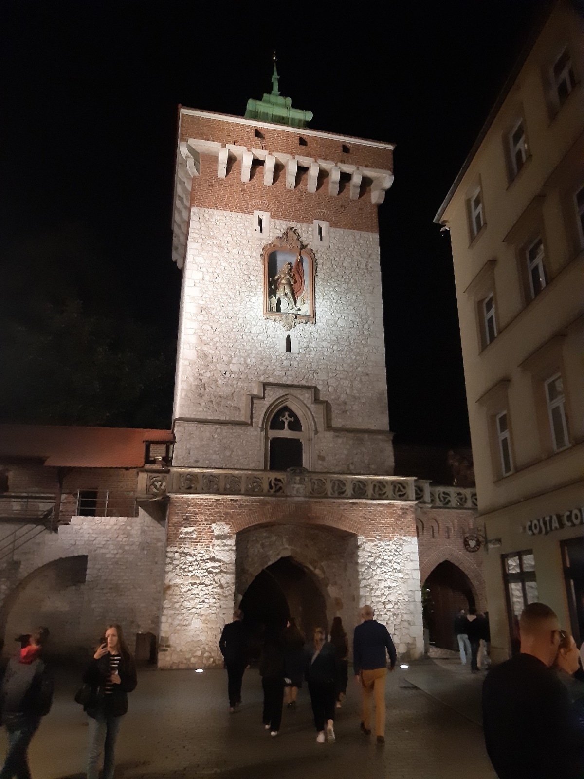 c2351299-7b64-4b6e-a60f-0b93801d2ea9