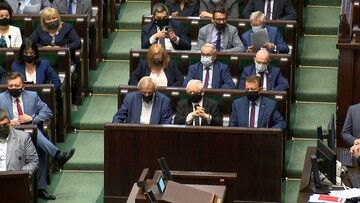 Sondaż Kantar. PiS powiększa przewagę nad KO. Ponad 40 proc. poparcia wśród zdecydowanych