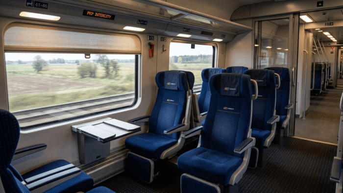 Bilet kolejowy bez gwarancji miejsca w PKP Intercity – wszystko co musisz o tym wiedzieć!