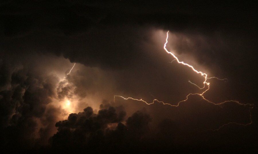 Kontrolowanie wyładowań atmosferycznych za pomocą lasera