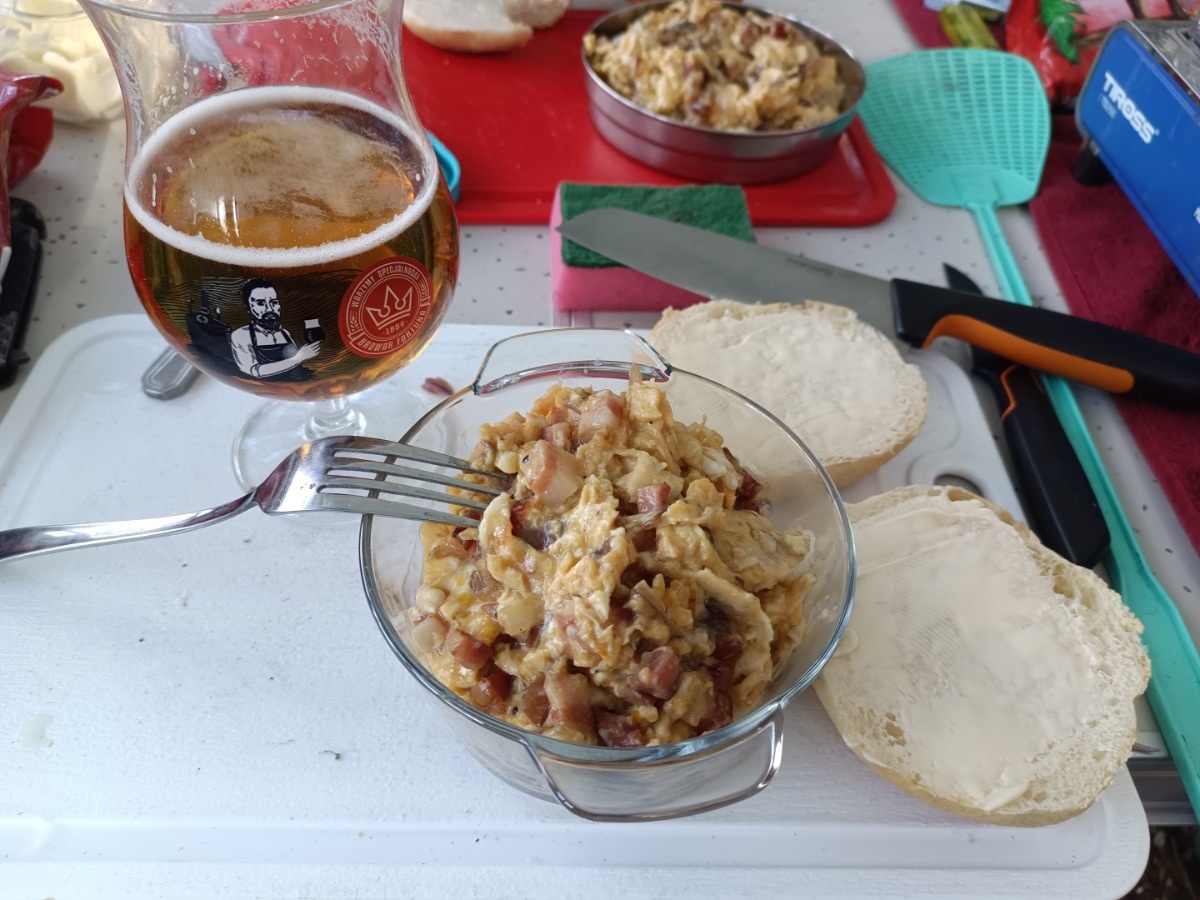 e7f7bca9-38a3-466f-accf-e79f4d383c2b