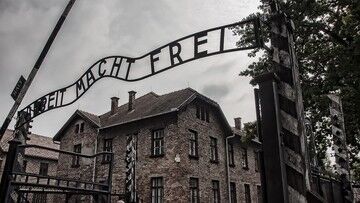 Włochy. Oburzenie w związku z przywoływaniem Holokaustu w dyskusji o szczepieniach