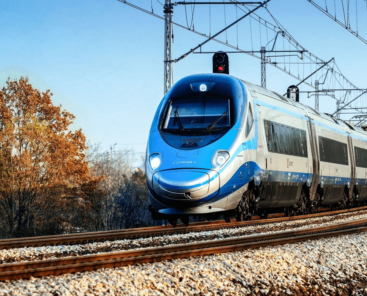 Liczba pasażerów na polskiej kolei przekroczyła 400 milionów! Czekaliśmy na to ĆWIERĆ WIEKU!
