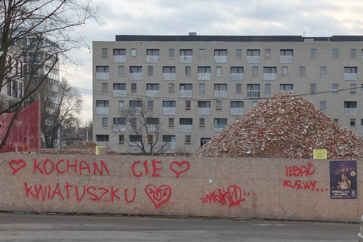 d571575a-e935-416f-ab48-b3eb65af5405