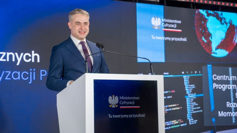 Estonia wprowadza AI do szkół, a Polska prezentuje własnego chat bota