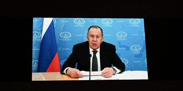 Ławrow porównuje USA do "Hitlera i Napoleona". Mówi o wojnie atomowej