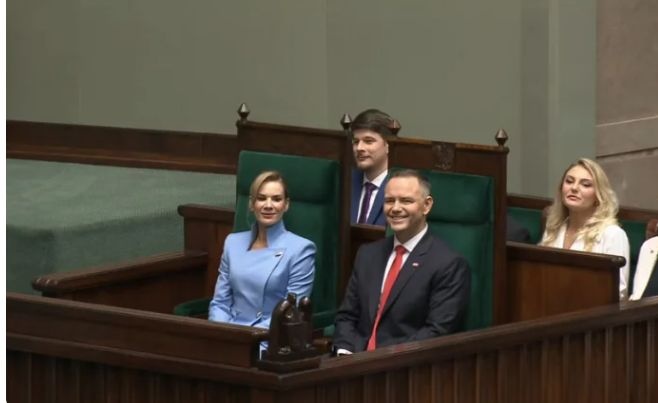 e8c72f87-98e9-4cd9-b8c3-b665865d45cf