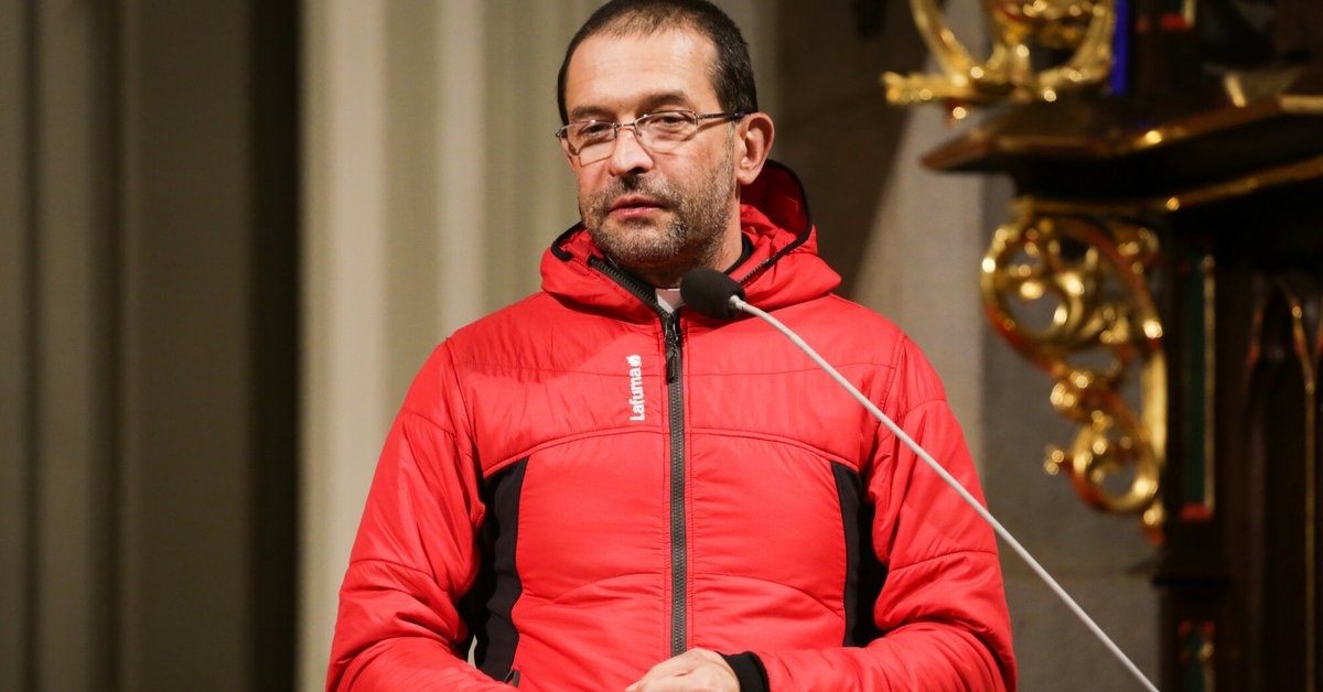 Ks. Jacek Stryczek i Szlachetna Paczka. Oto co tak naprawdę ustaliła prokuratura. "Wychodzili z gabinetu z płaczem"