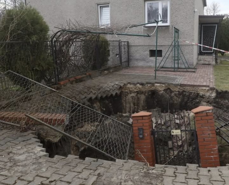 d9a664be-2b58-4cd9-9a00-73bb7630401e