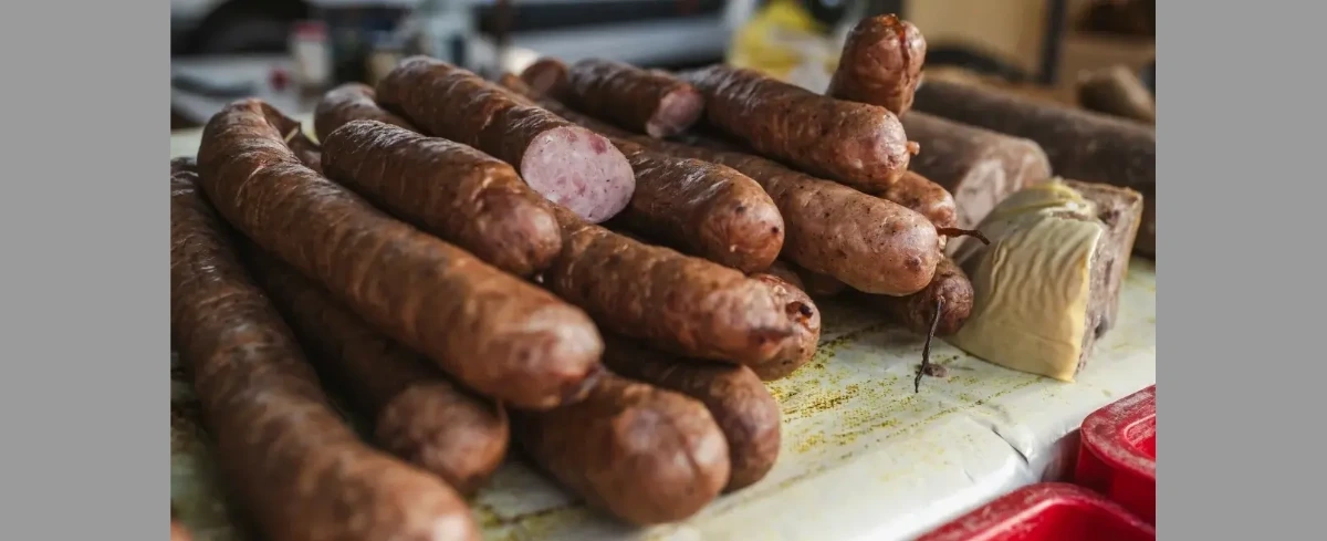 Polska kiełbasa drugą najlepszą na świecie według TasteAtlas. Wyprzedziła 98 innych