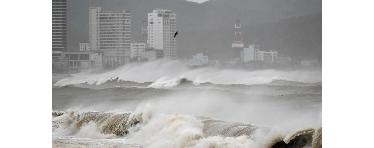 Kolejny tajfun uderza w Filipiny. Fung-won z wiatrem do 185 km/h