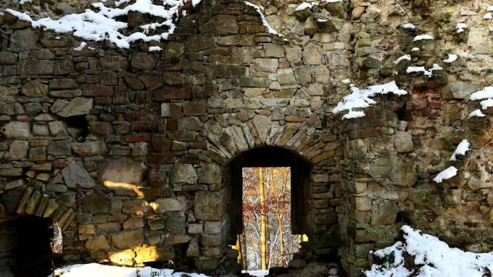 Podkarpackie/ Trwają prace archeologiczne w ruinach zamku Sobień