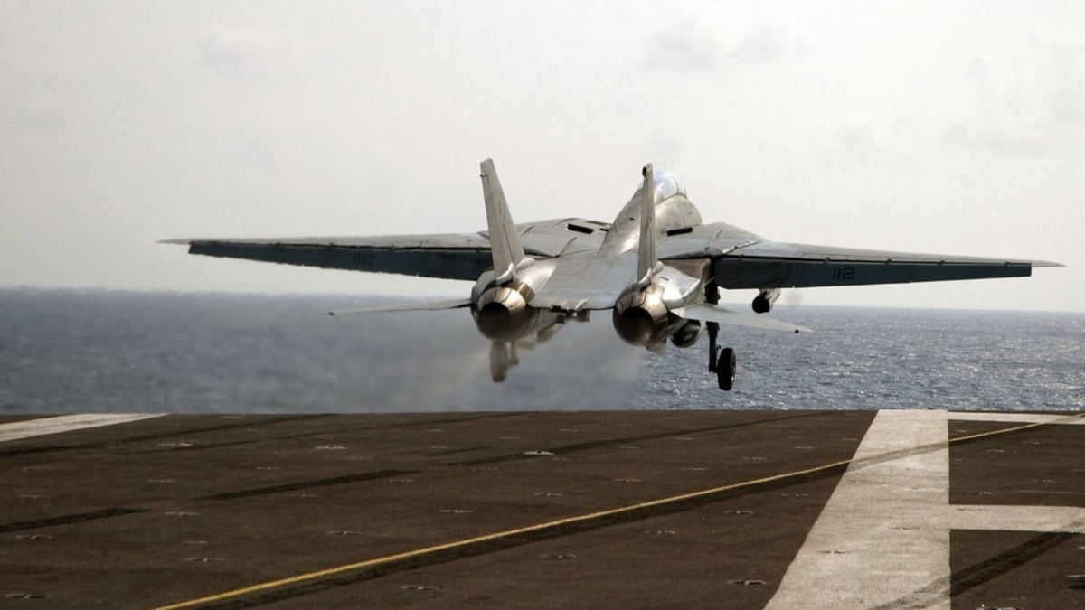 Kultowy F-14 z LEGO pokazuje jak mogłyby wyglądać militarne zestawy, gdyby duńska firma poszła śladami COBI - GRYOnline.pl