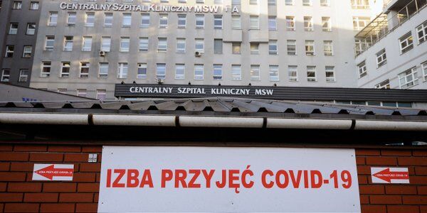 Zmarło prawie 300 osób. Liczba ofiar Covid-19 zbliża się do 100 tysięcy