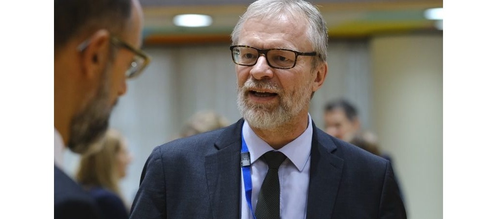 Austria: Ambasador przy UE odchodzi. Na blogu udawał kobietę