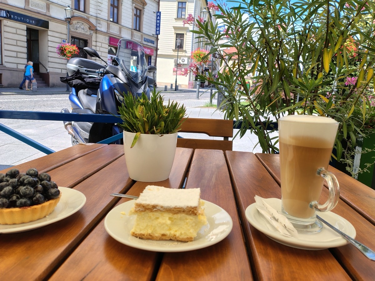 e47f6384-79e2-4feb-bee9-af245b11786f