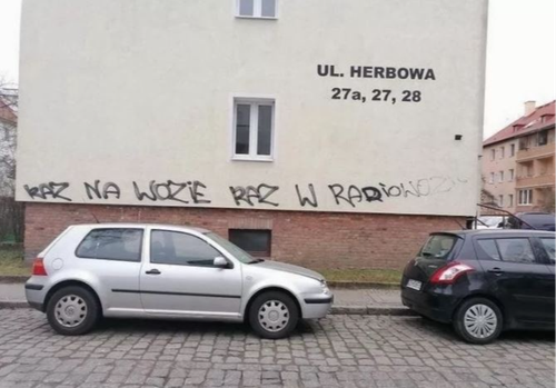 e1dfd856-a0db-453f-8931-847f03d21f7f