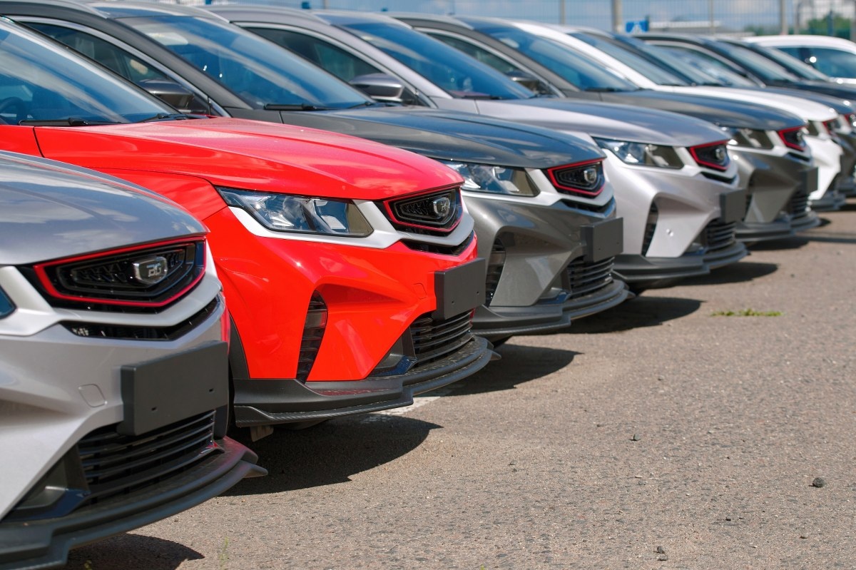 Nowa opłata od samochodów uderzy w portfele Polaków? Najwyższa stawka za auta z Chin