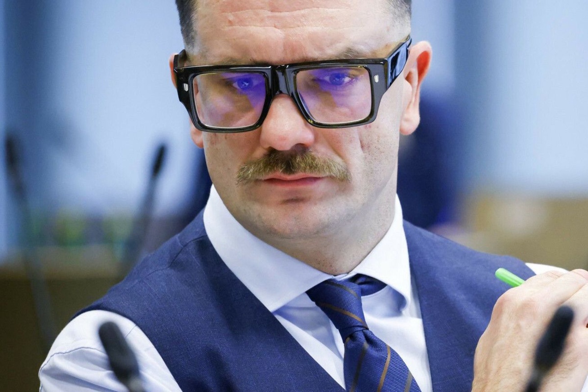 Asystenci posła Mejzy z zarzutami oszustwa i fałszowania dokumentów