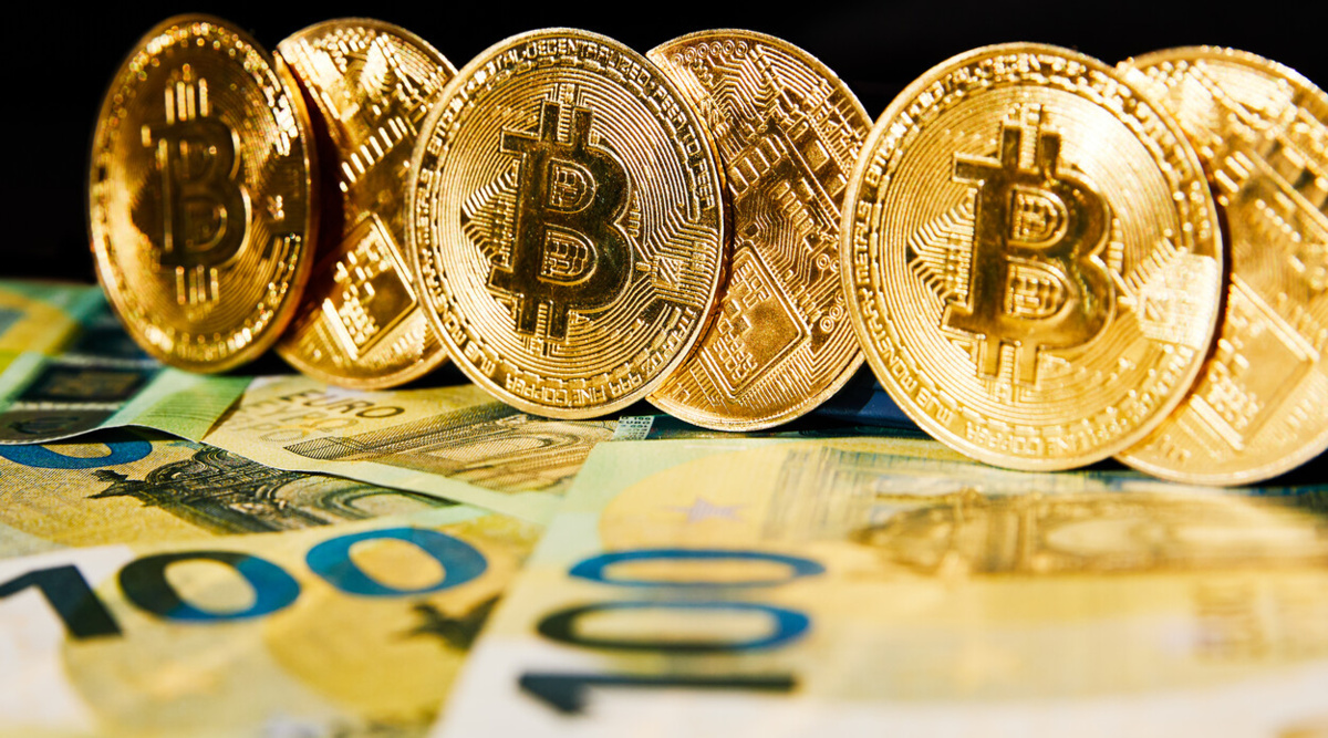 Rząd spuścił z tonu i szuka kompromisu z prezydentem? Chodzi o kryptowaluty