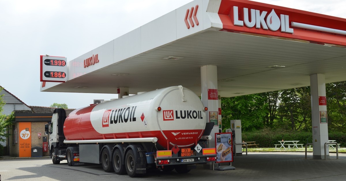 Sankcje zachwiały zagranicznymi biznesami Łukoilu. Problemy od Iraku po Szwajcarię