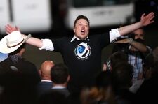 Elon Musk kupił bilet na podróż w kosmos z Virgin Galactic