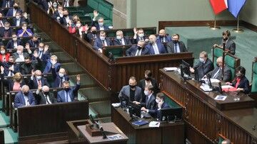 Komentarze opozycji po debacie ws. stanu wyjątkowego. "Nie myślałam, że dożyję takiego dnia hańby"