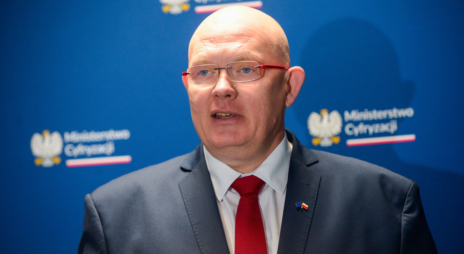 Wszystkie sprawy do załatwienia przez internet i zasięg na każdej drodze. Ministerstwo ma plan