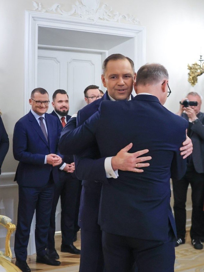 b80968c0-f2f1-49ee-b560-6acc66d2bbfd