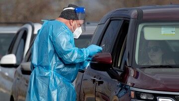 Amerykańska Agencja Żywności i Leków: testy antygenowe są mniej wrażliwe na wariant Omikron