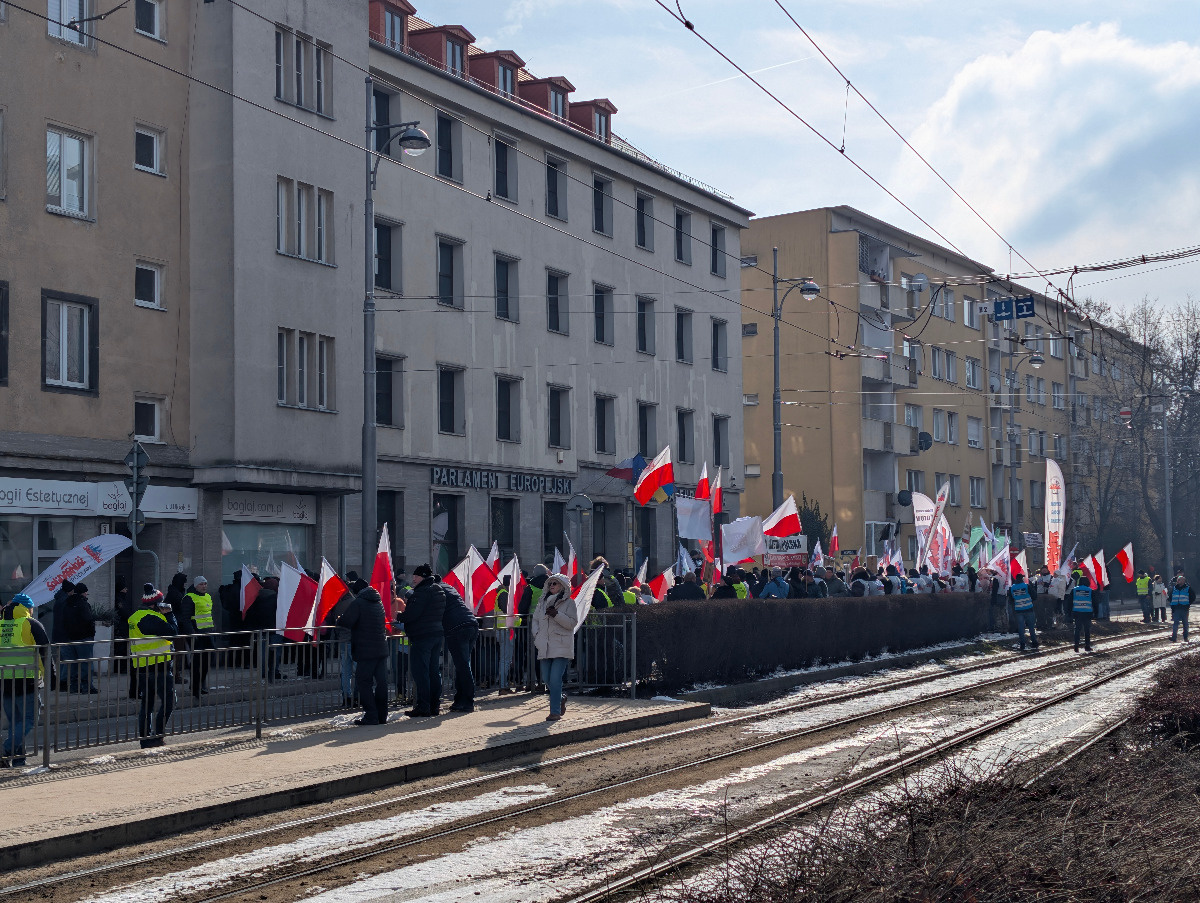 e0aa5f5b-30fe-4cc2-a547-7934546f6142