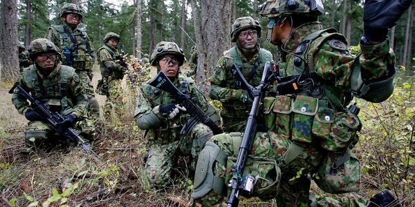 Japonia uruchomi wojskową "gorącą linię" z Chinami