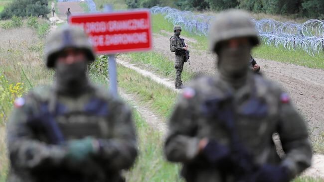 Nowe przepisy w sprawie ruchu granicznego. Prawnicy: Rozporządzeniem nie da się obejść konwencji genewskiej