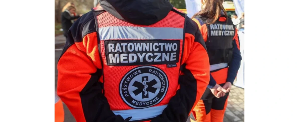 Obowiązkowe kamizelki ochronne dla ratowników medycznych budzą wątpliwości