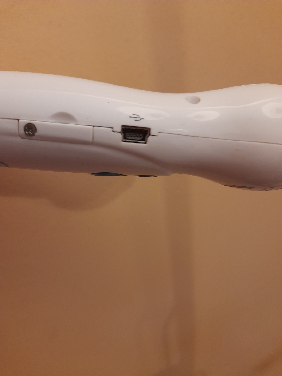 f0bdfcd8-3f7f-4aec-9bf6-423aa4b79e96