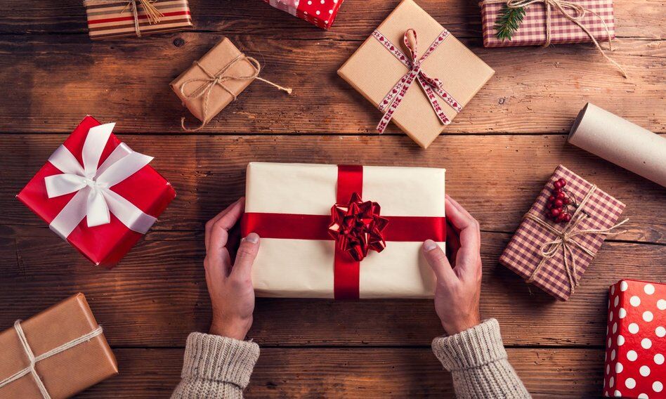 Boże Narodzenie. Tyle Polacy zamierzają wydać na prezenty świąteczne 