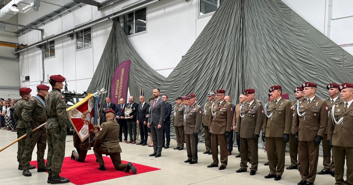 Wrze po awansach w wojsku. Na liście znajome nazwiska