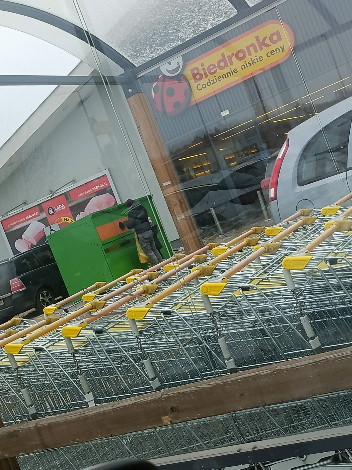 bcf418f2-5677-409b-a40d-88b7ac70d4e8