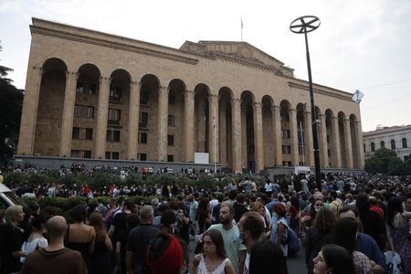 Wielotysięczne protesty w Tbilisi po śmierci dziennikarza