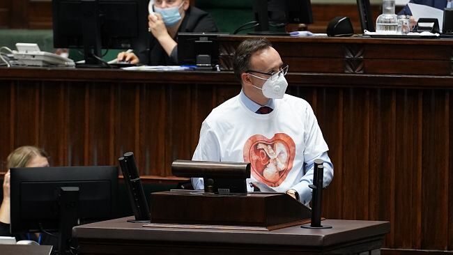 Rzecznik Praw Dziecka nazywa szczepienia dzieci przeciwko COVID-19 "eksperymentem"