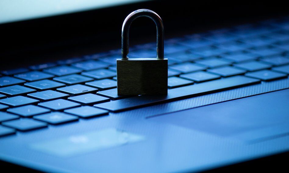 Adresy ważnych polityków zniknęły z internetu