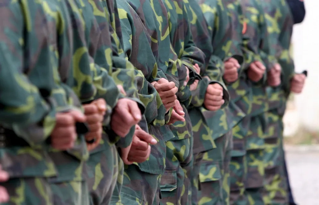 Chcą tam przywrócić obowiązkową służbę wojskową. Prezydent kraju popiera ustawę