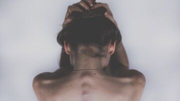 Pandemia wywołała syndrom wypalenia zawodowego. Ponad połowa Polaków z gorszą kondycją psychiczną