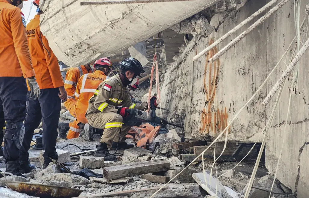 Zawalenie się szkoły w Indonezji. Rośnie bilans ofiar śmiertelnych